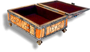 Creative idea for Valentine: carve a wooden box.