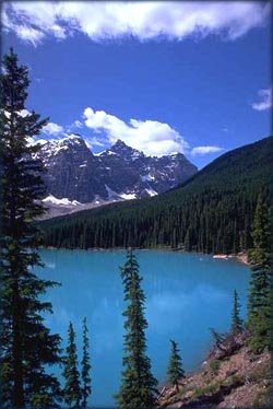Picture of crystal blue mountain lake.