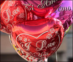 Valentines Day gift ideas: Heart shaped helium Valentine balloons.